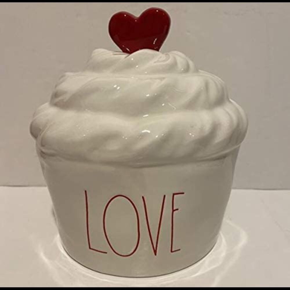 Rae Dunn LOVE Cupcake